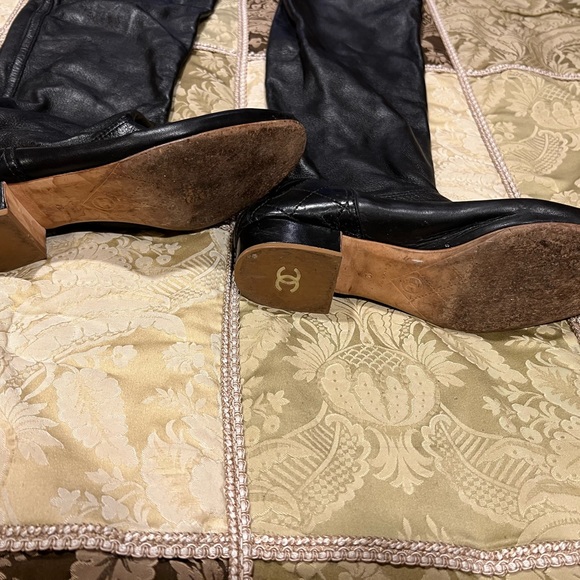 CHANEL SOFT LEATHER BOOTS - Picture 7 of 7